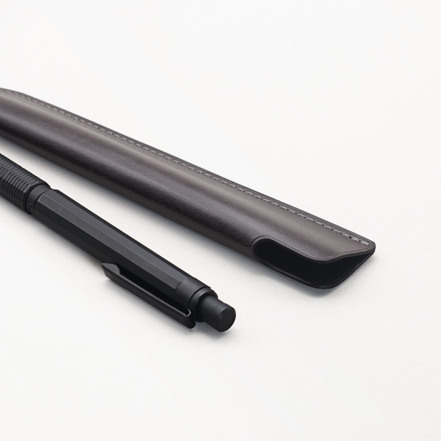 Narrow Pen Sheath Rugato