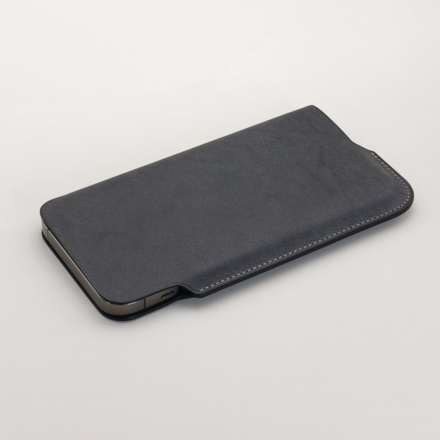 Lim Phone Sleeve Nebbia