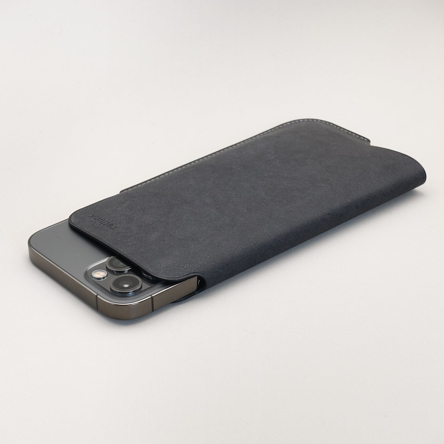 Lim Phone Sleeve Nebbia